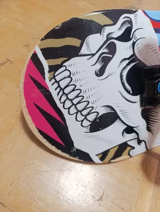 Skate Oxelo con diseño de mono y calavera