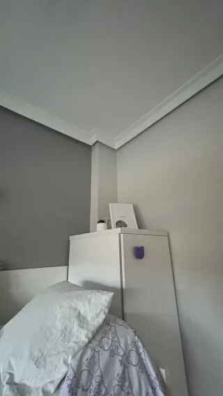 Habitación juvenil blanca y morada, 90/180