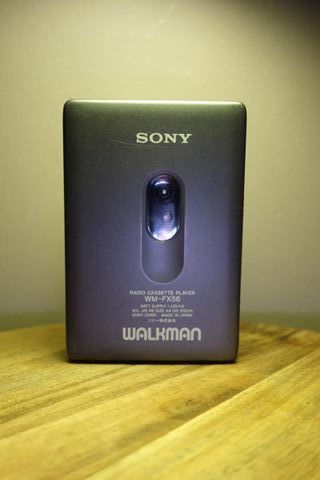 Sony Walkman WM-FX56 con funda y auriculares