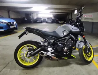 Yamaha MT-09 2018 Gris/Amarillo