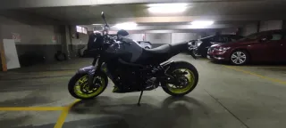 Yamaha MT-09 2018 Gris/Amarillo