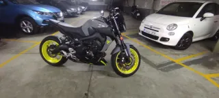 Yamaha MT-09 2018 Gris/Amarillo