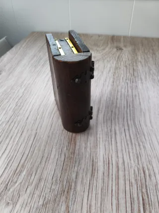 Libro decorativo madera