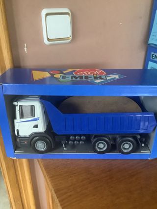 Camión Emek Colección