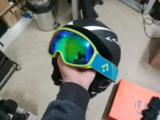 Casco de esquí infantil negro