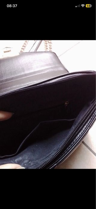 Borsa nera trapuntata con catena dorata