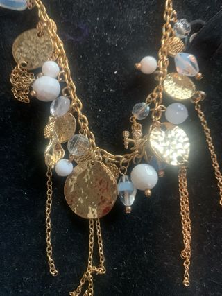 Collana RUTH con charms dorati e bianchi