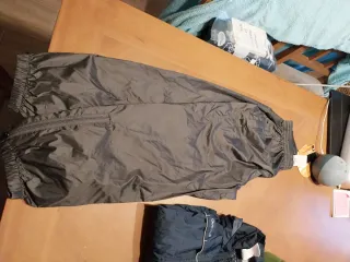 2 chubasqueros + 1 pantalón + botas