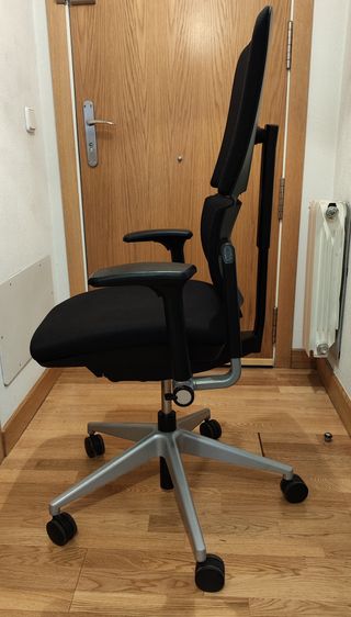 Silla de oficina ergonómica Steelcase Negra