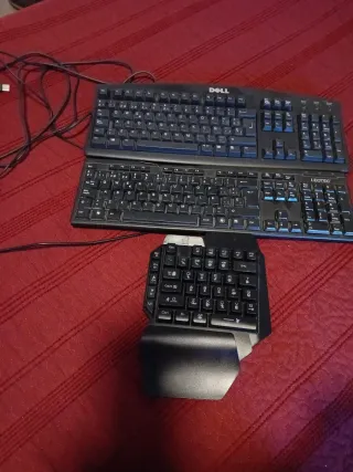 Teclados Dell y Leotec Negros