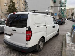 Hyundai H-1 2012