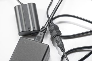 Adaptador de Corriente para Cámaras (EN-EL15)