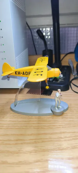 Avión Tintin modelo KH-ADF