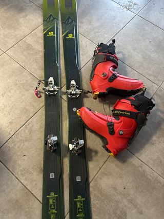 Equipo de esquí de travesía Salomon y La Sportiva