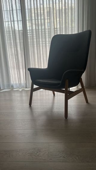 Sofá 3 plazas tela gris y butaca