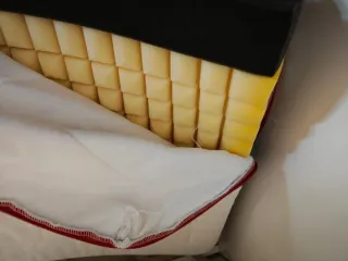 Cuna blanca con colchón y cajones