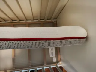 Cuna blanca con colchón y cajones