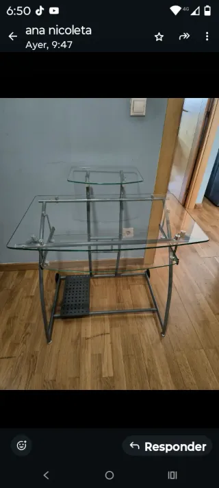 Mesa de escritorio de cristal y metal