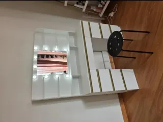 Tocador blanco con cajones