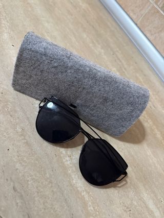 Gafas de sol negras