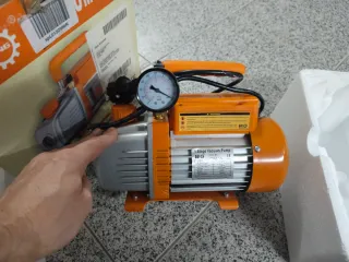 Bomba de vácuo com manômetro