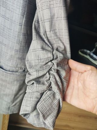 Blazer americana ZARA ZW antelina cuadros oficina