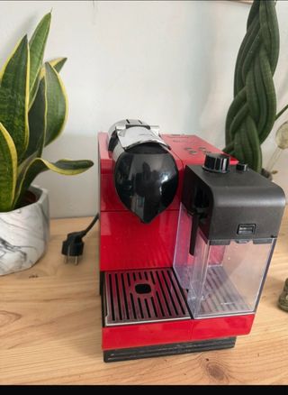Cafetera Nespresso Roja