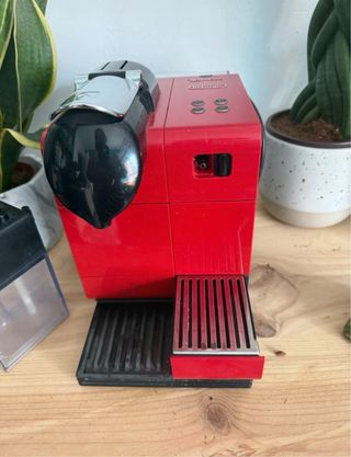 Cafetera Nespresso Roja