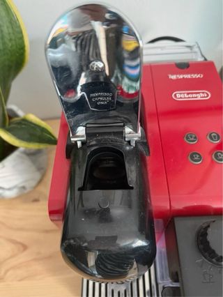 Cafetera Nespresso Roja