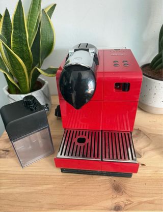 Cafetera Nespresso Roja