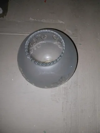 Globo de cristal esmerilado con diseño floral