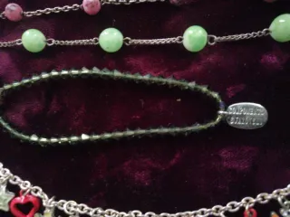 Pulseras de piedras y abalorios