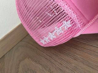 Cappellino Corteiz rosa con stelle e nave