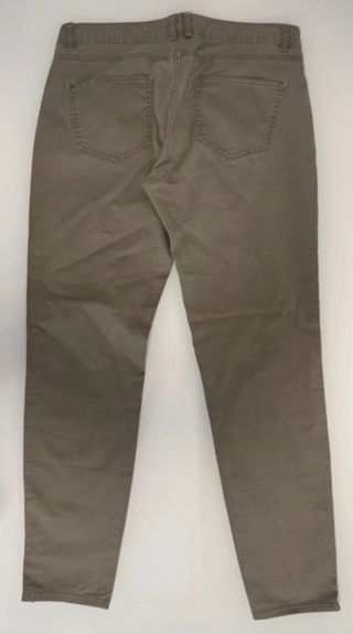 Pantalón verde oliva/ caqui Mango. Talla 38