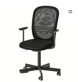 Silla de escritorio negra con respaldo de malla