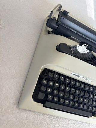 Máquina de escribir Olivetti Lettera 10