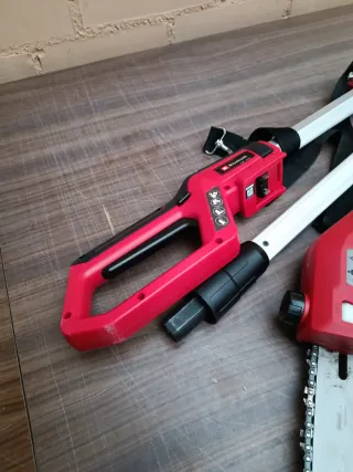 Einhell Una podadora de pértiga a batería