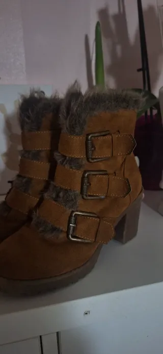 Botas de piel mujer con hebillas
