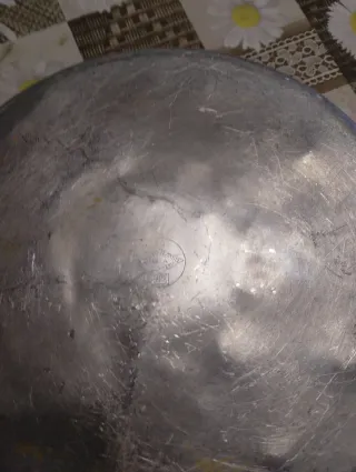 Pentola in alluminio con manici