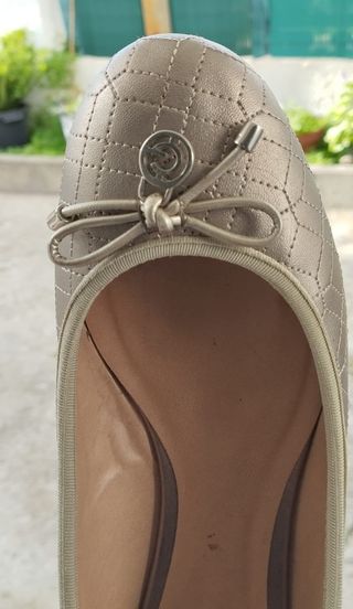 Bailarinas Guess Beige/Dorado Talla 39