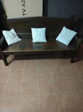 Escaño de madera antiguo