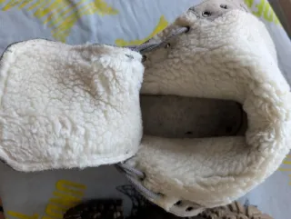 Stivali beige/grigi #neve #bata #scarponcini