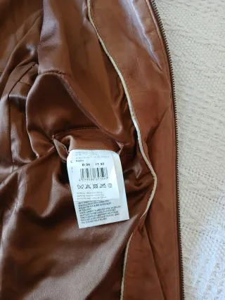 Chaqueta de piel marrón