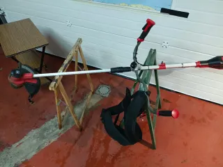 Cortacésped y desbrozadora a batería