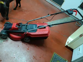 Cortacésped y desbrozadora a batería