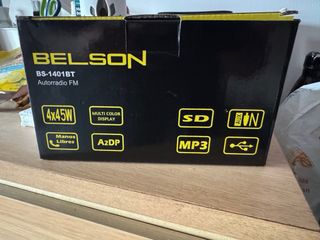 Radio de coche Belson negra