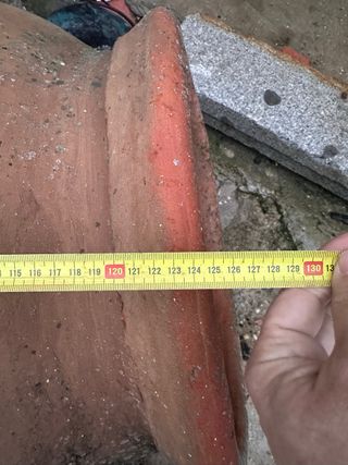 Tinaja antigua de barro