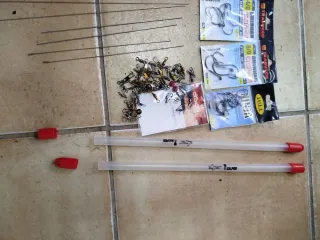 Lote pesca surfcasting: anzuelos, hilos, tijeras