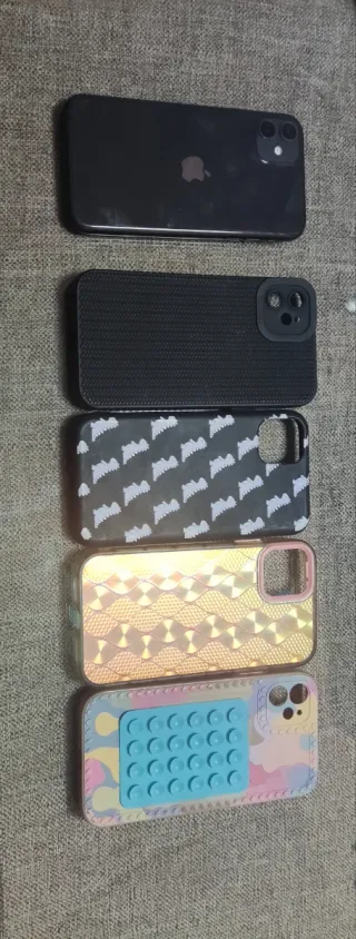 iPhone 11 128 GB Negro + 4 fundas