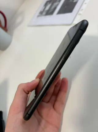 iPhone 11 128 GB Negro + 4 fundas